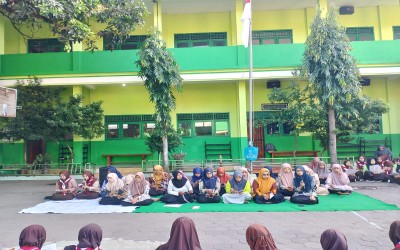 JUMAT RELIGI: TAHLIL BERSAMA DI JUMAT MANIS